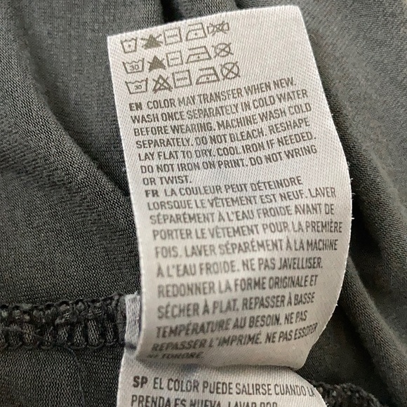 American Eagle Medium charcoal cage front flow top - Picture 9 of 11